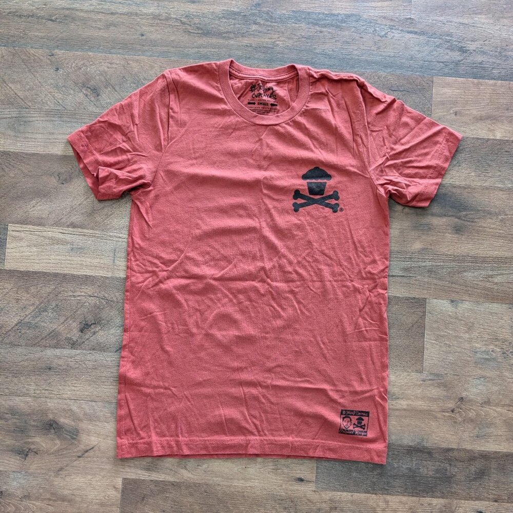 Johnny cupcakes Short Sleeve Premium Tee Adult  Small